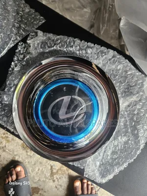 Upgrade Your Lexus With the Revolutionary Rotating Alloy Rim Cover!
