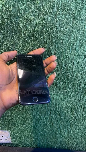 Apple iPhone SE 128 GB
