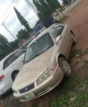 Toyota Camry LE 4dr Sedan (2.4L 4cyl 5M) 2002 Gold