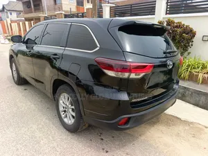 Toyota Highlander LE 4dr SUV (3.5L 6cyl 6A) 2014 Black