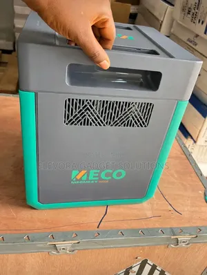 MECO 2kwh/ 1.2kVA Portable Solar Generator