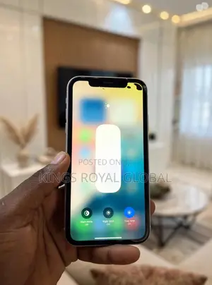 Apple iPhone XR 64 GB White