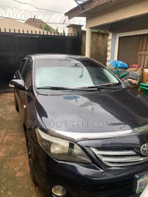 Toyota Corolla LE 4dr Sedan (1.8L 4cyl 4A) 2012 Black