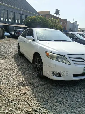 Toyota Camry LE 4dr Sedan (2.5L 4cyl 6AM) 2010 White