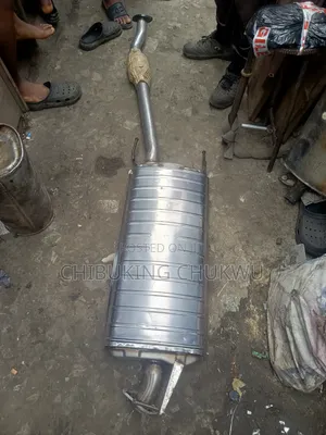 Toyota Rav 2007 - 2009 Center Back Exhaust Pot & Catalytic Converter.