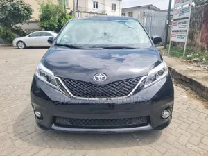 Toyota Sienna SE 8-Passenger 4dr Minivan (3.5L 6cyl 6A) 2015 Black