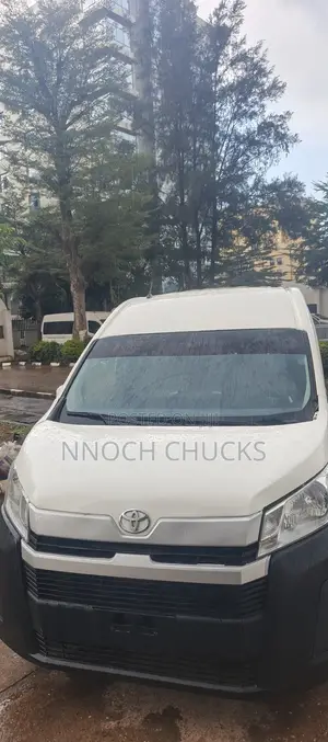 Toyota HiAce 2021 White