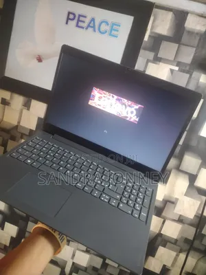 Laptop Lenovo V15 8GB AMD Ryzen 3 HDD 500GB