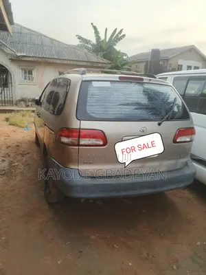 Toyota Sienna 2002 Gold