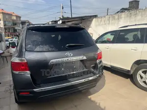Toyota Highlander 3.5L 4WD 2013 Gray
