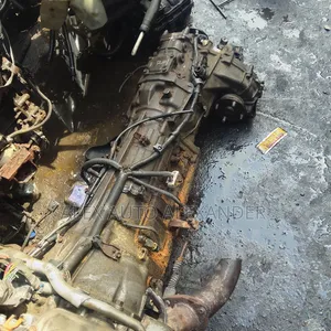 Toyota 4Runner 2003-2015 Tokubo Engine 2uz and Gearbox