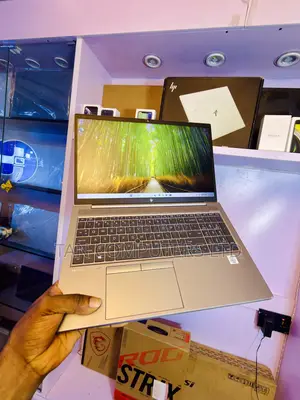 Laptop HP ZBook Firefly 14 G7 32GB Intel Core i7 SSD 1T