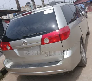 Toyota Sienna 2007 Silver