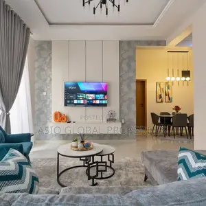 Smart 3-Bedroom Apartment in Lekkiphase 1