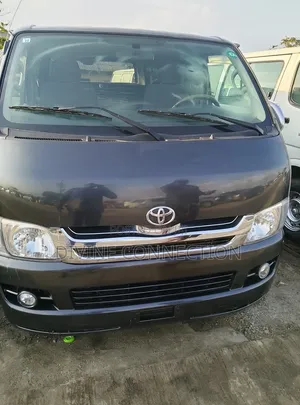 Toyota HiAce 2013 Black