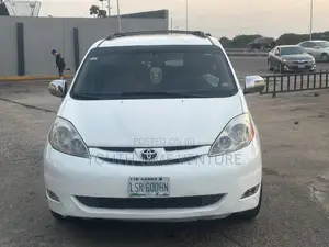 Toyota Sienna CE FWD 2007 White