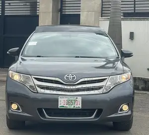 Toyota Venza V6 AWD 2012 Gray