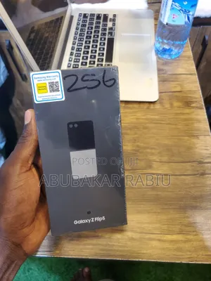 New Samsung Galaxy Z Flip 5 256 GB Black