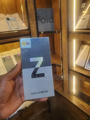 New Samsung Galaxy Z Flip3 5G 128 GB Black