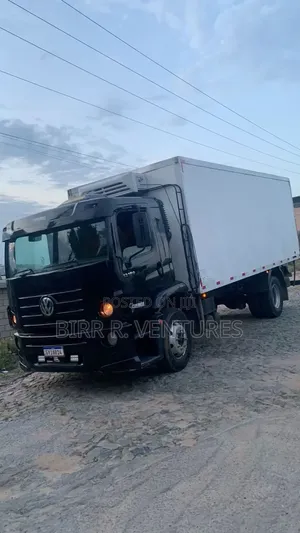 Covered Truck for Scheduled Goods Collection