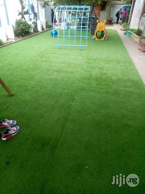 New High Quality Artificial Green Carpet Grass.