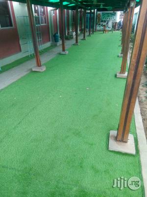 New High Quality Artificial Green Carpet Grass.