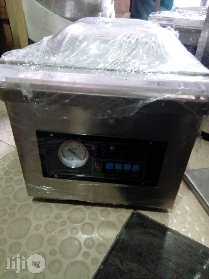 Vacuum Sealing Machine