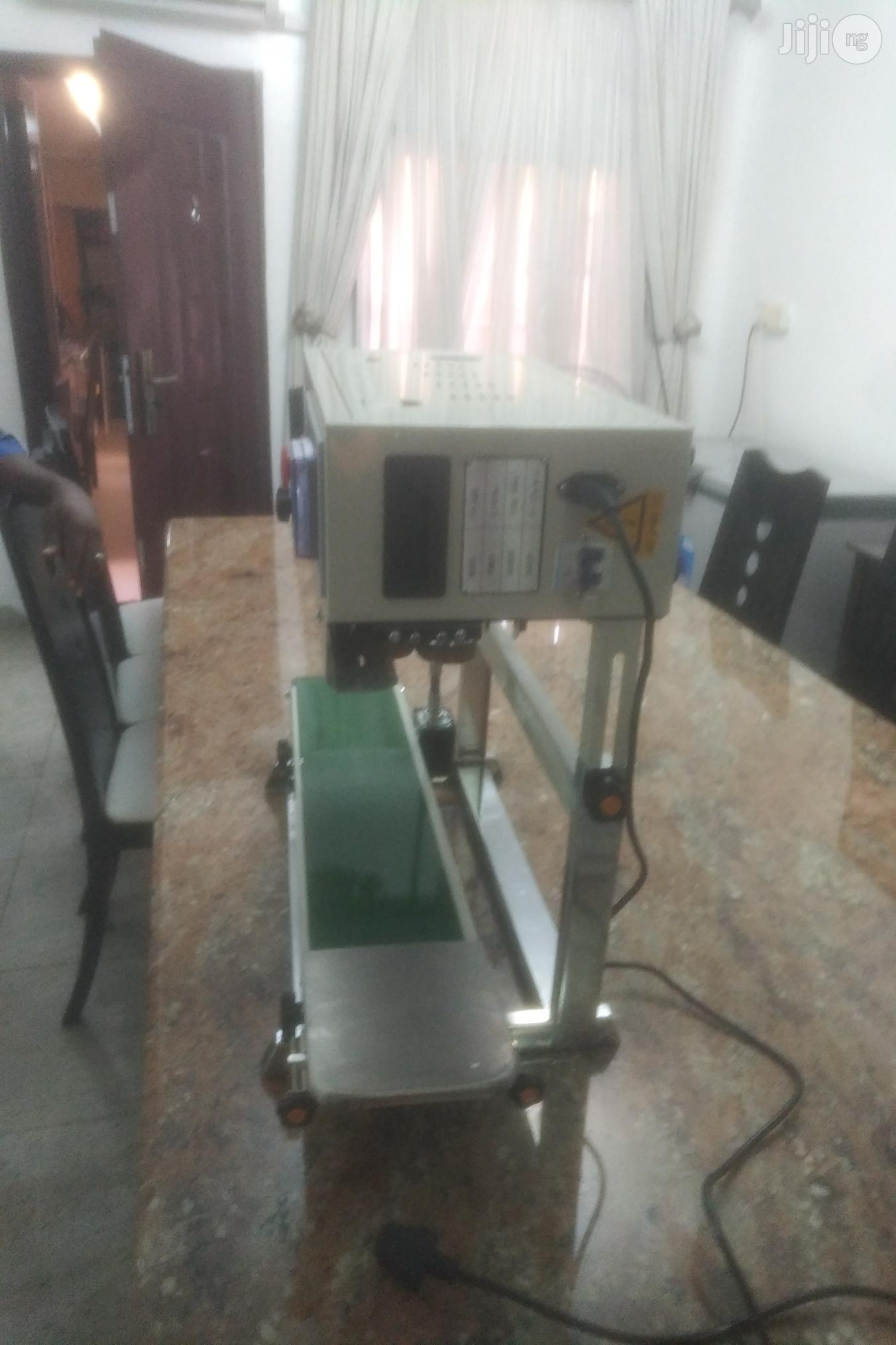 Industrial Sealing Machine