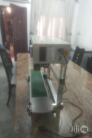 Industrial Sealing Machine