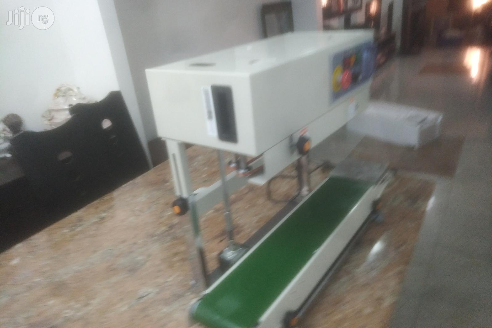 Industrial Sealing Machine