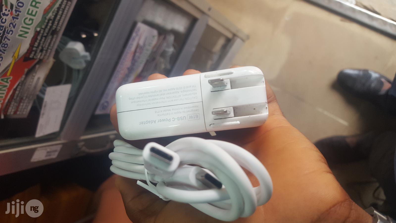 Type C ,61watt)Follow Come Macbook Charger