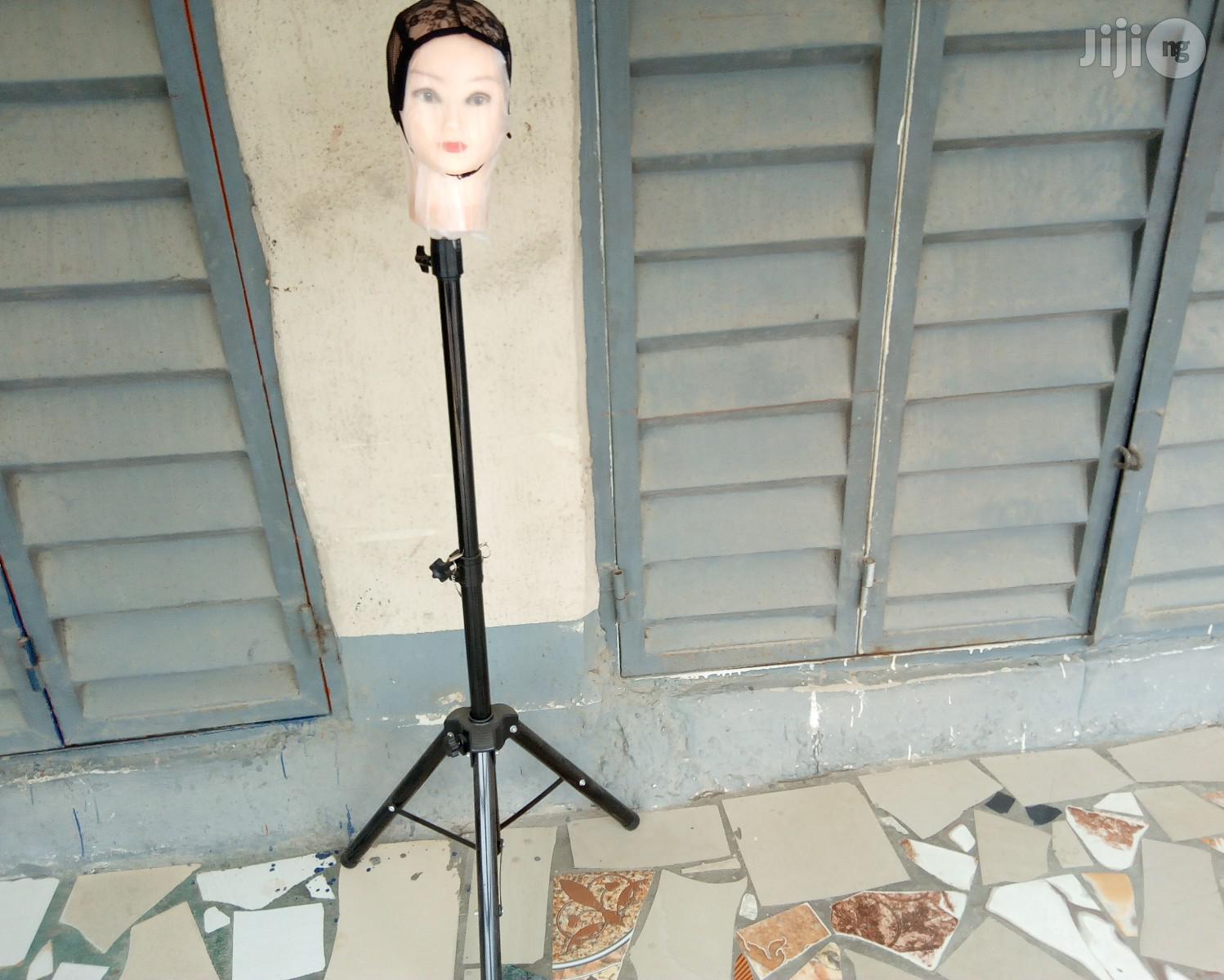 Show Standing For Hair Display