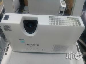 Hitachi Projector Very Sharp