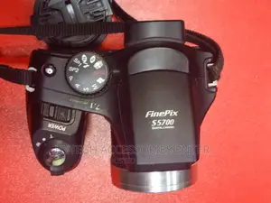 Fuji S5700 Camera