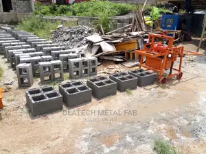 Concrete Block Molding Machine