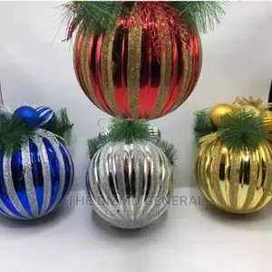 Set of 4 Big Christmas Ball Ornaments - Multicolor