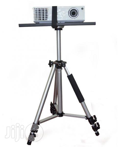 Tripod Stand for Projector/Laptop