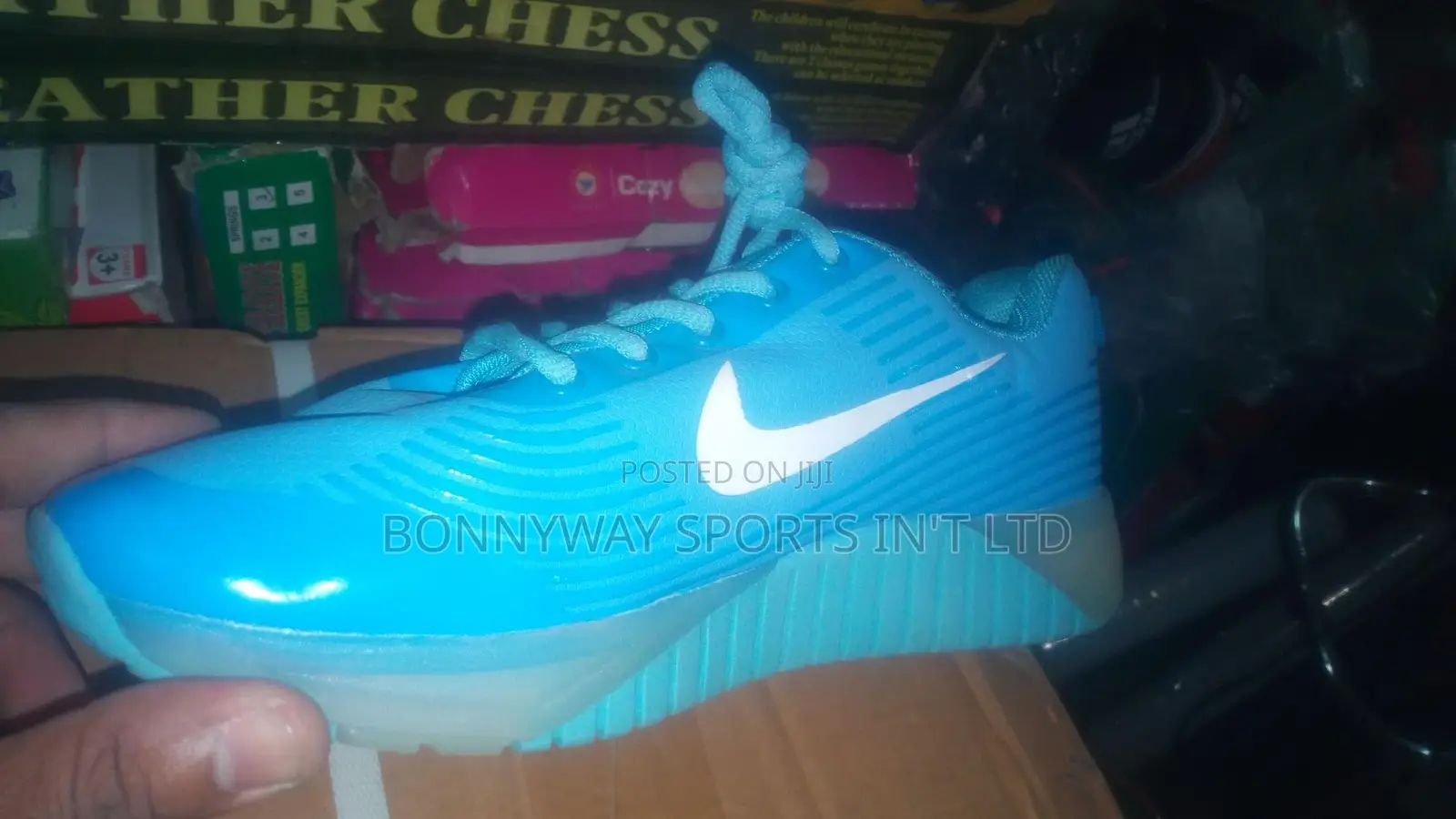 Nike Size 42 Juggling Canvas