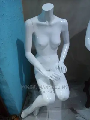 Headless Body Female Fibre Glossy Sitting Down Mannequin