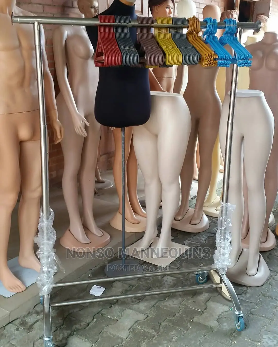 Single Dressing Hanger For Clothes Display