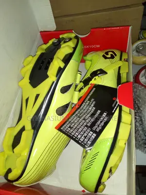 Cycling Shoe Yellow