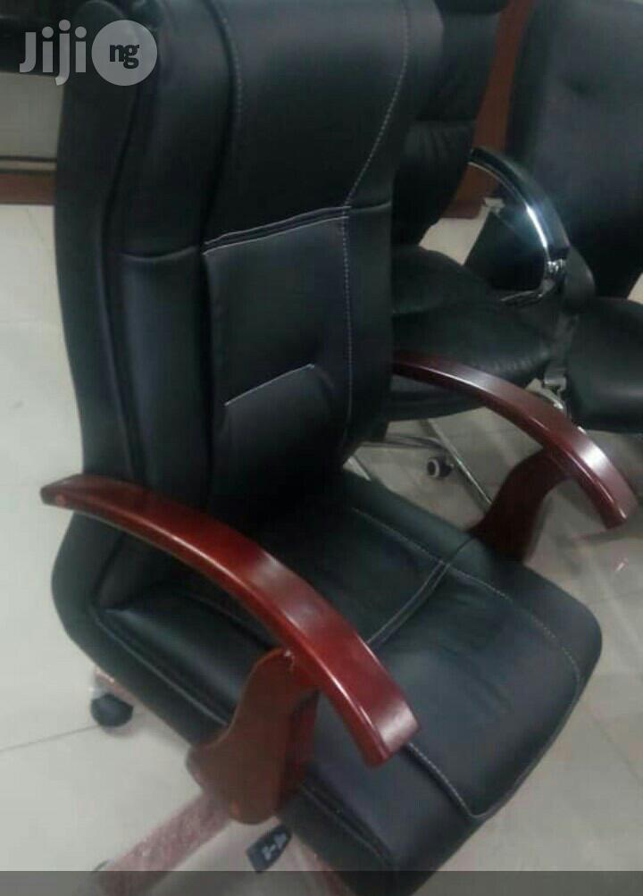 Office Executive Chair With Formica Hand