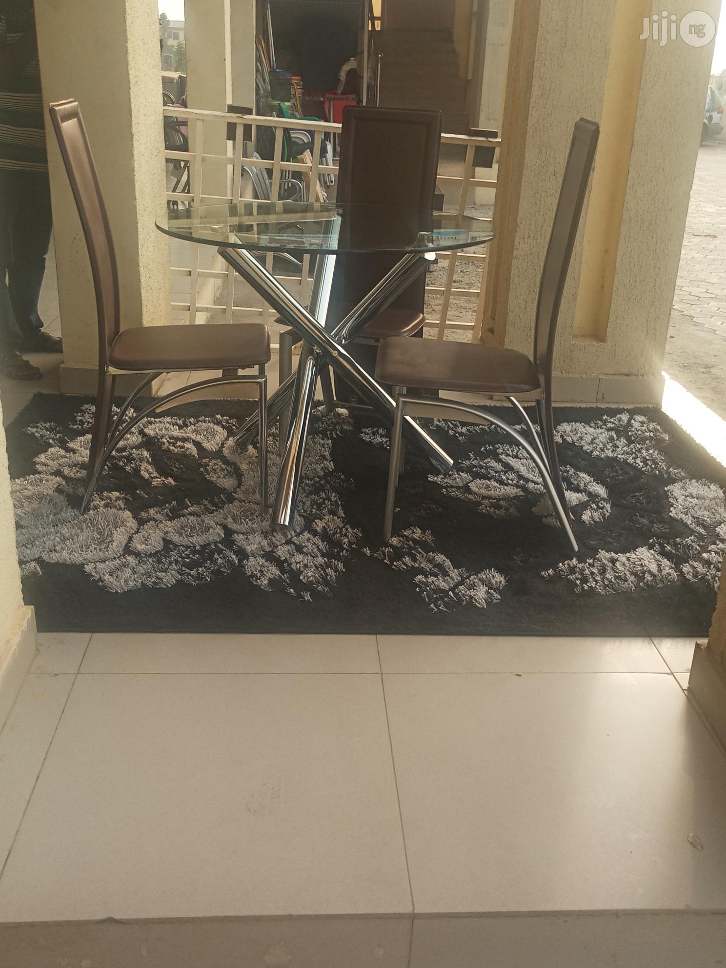 Disscusion Table