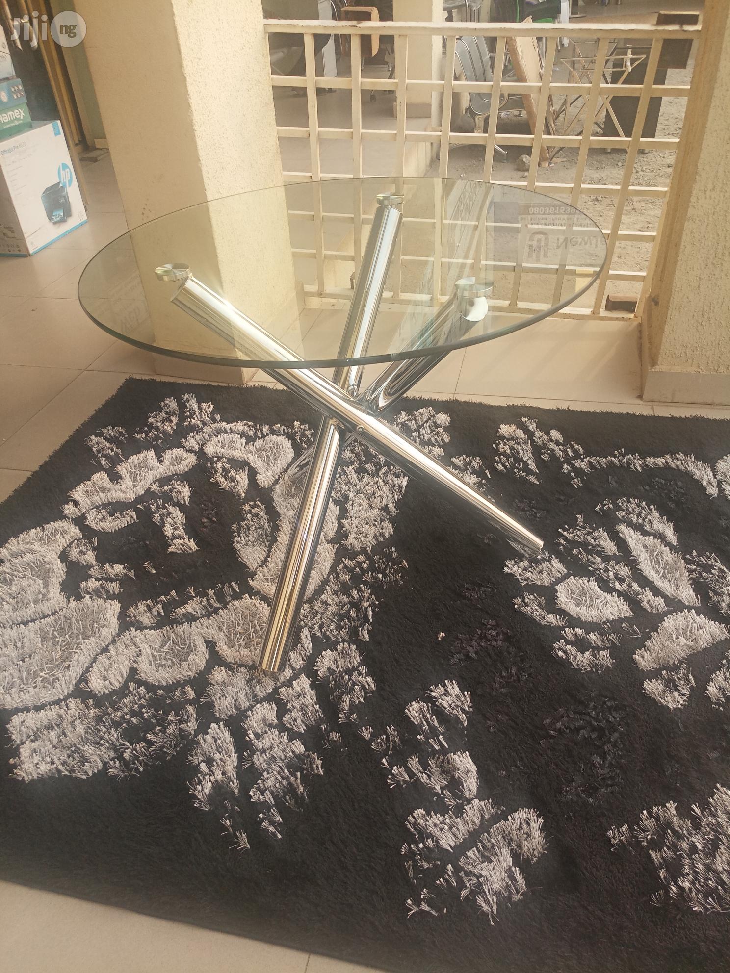 Disscusion Table