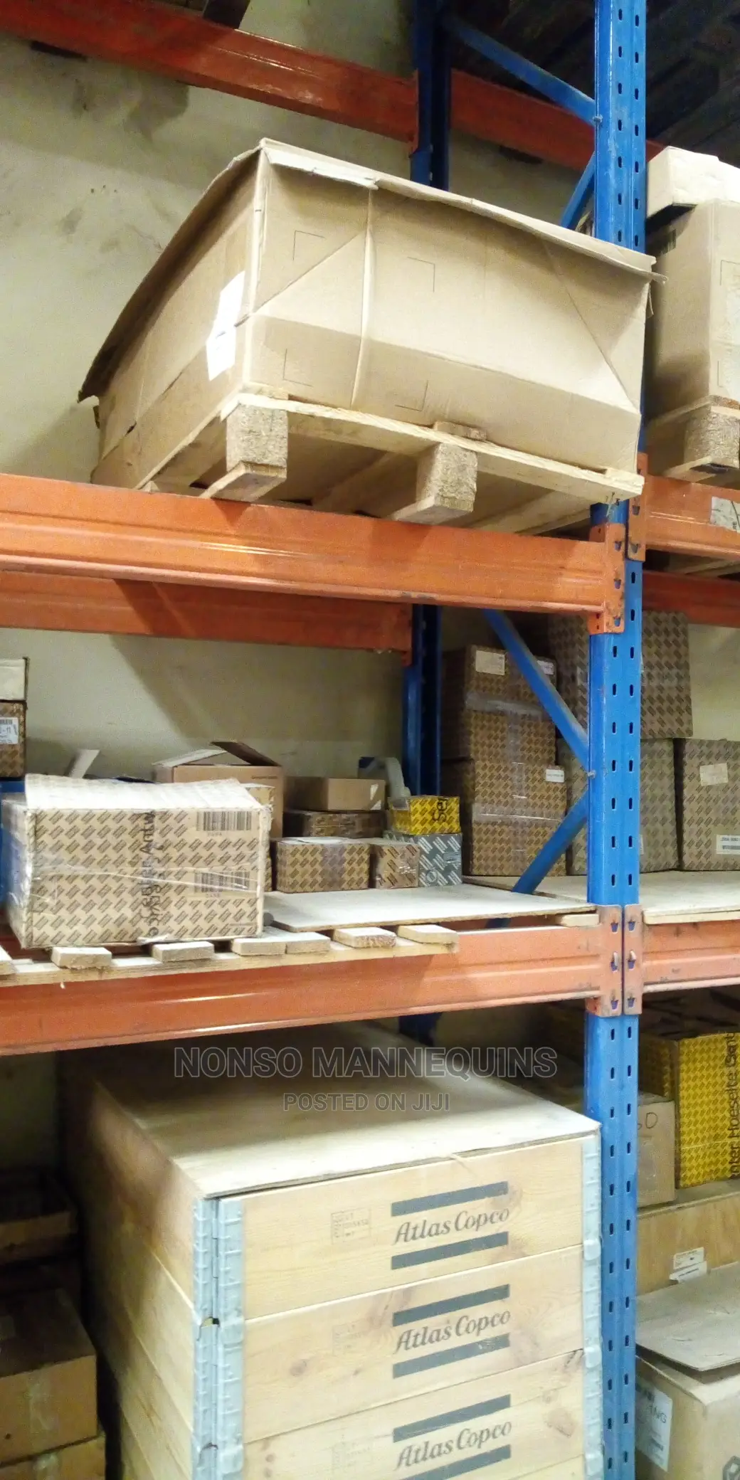 Industrial Heavy Duty Warehouse Pallet Storage Racks.