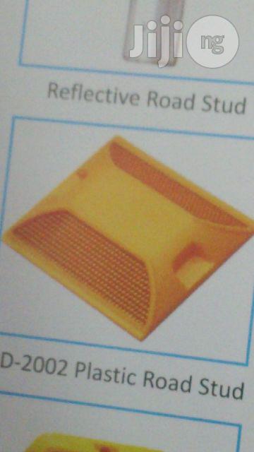 Road Stud in Stock