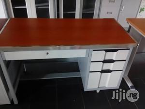 Table :Metal Office Table