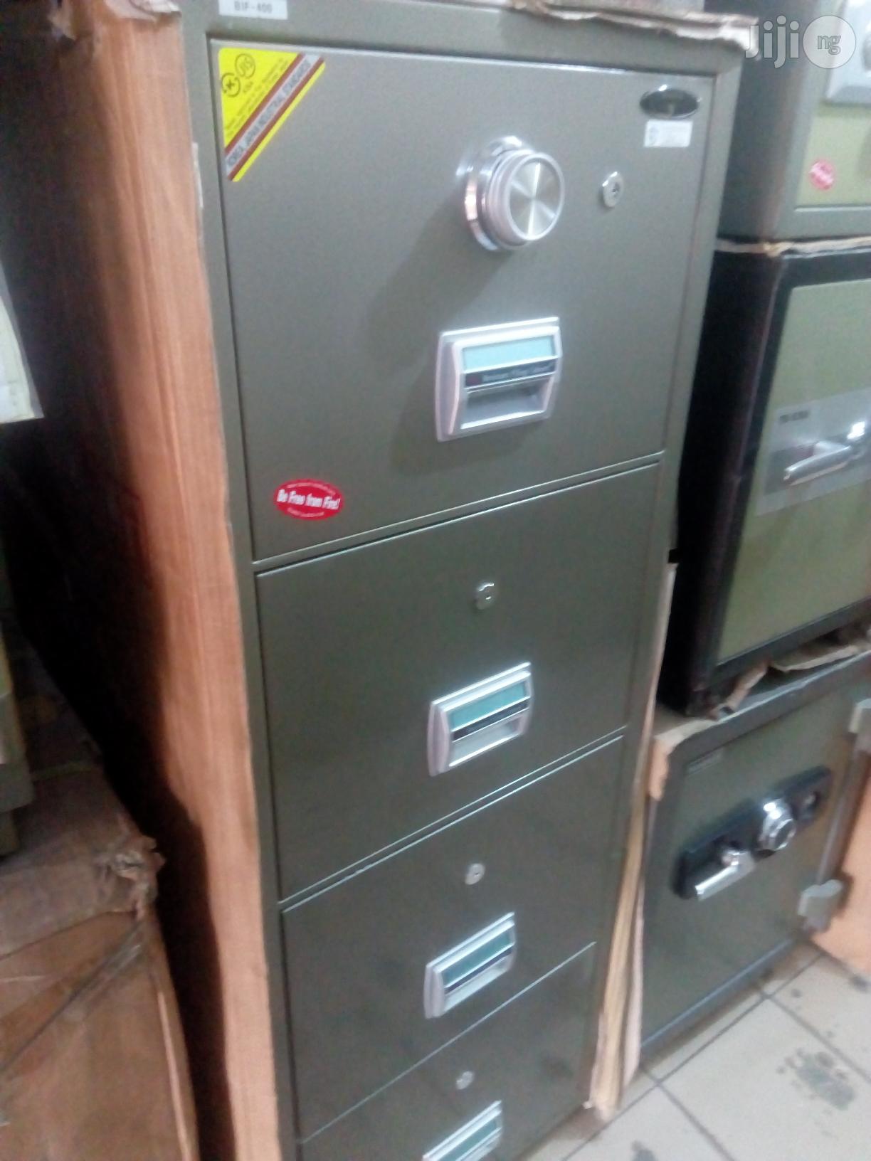 Safes: Fireproof 4drawers Safe. High Quality Standards.