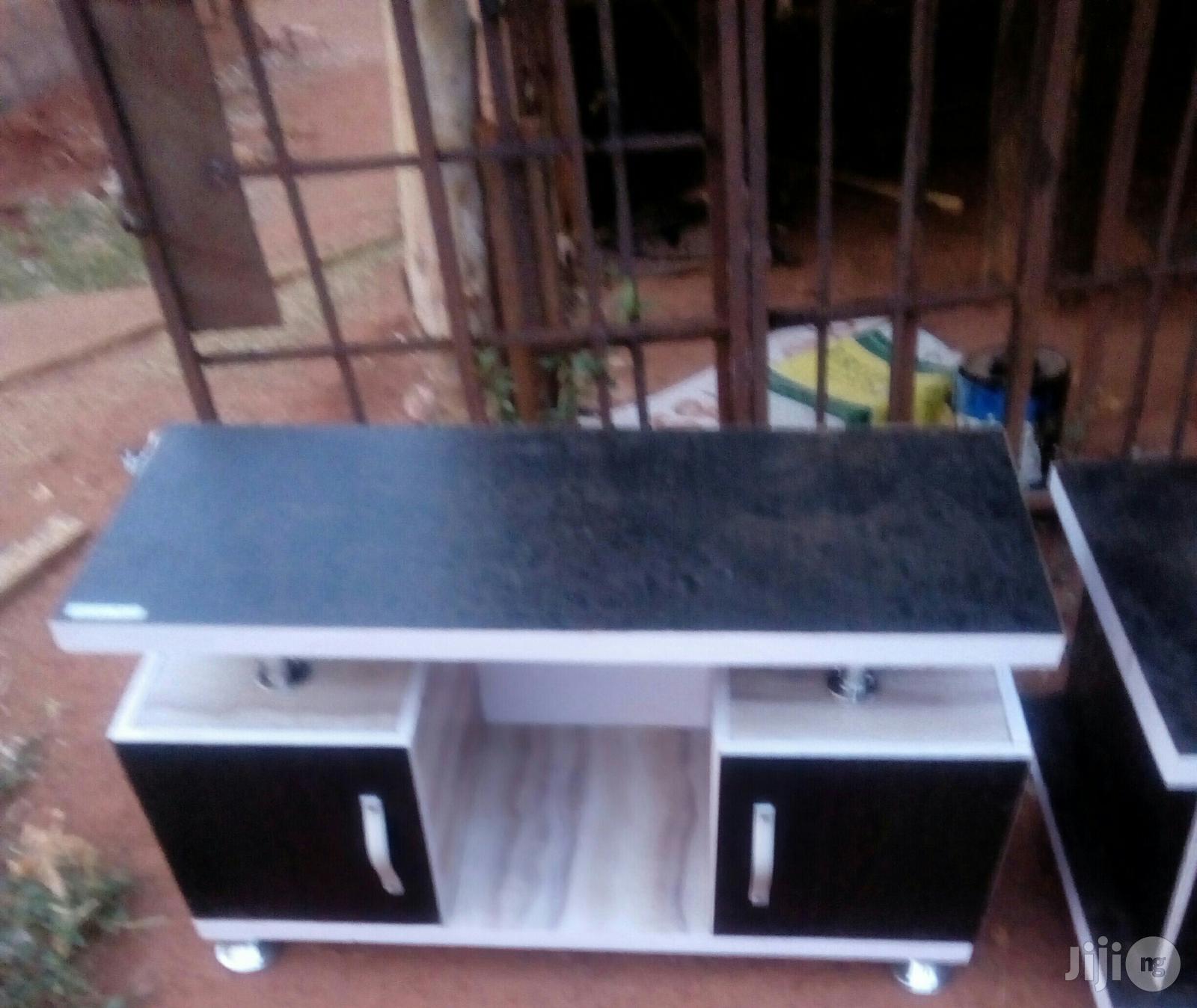 4 Ft Tv Stand