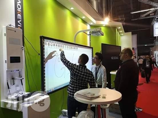 Interactive White Board With Projector